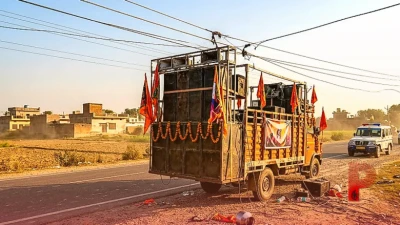 बदायूं में बड़ा हादसा: हाईटेंशन लाइन की चपेट में आया कांवड़ियों का डीजे, करंट लगने से 1 युवक की मौत, 7 बच्चे झुलसे