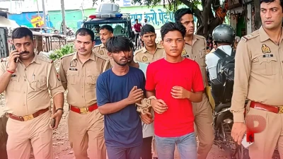 कानपुर में महिला से मारपीट करने वाले तीन दबंग गिरफ्तार, पुलिस ने सिमरा गांव में निकाला जुलूस