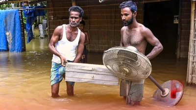 असम में बाढ़ का कहर: 80 लोगों की मौत, प्रभावितों के लिए 6 महीने तक ईएमआई भुगतान पर रोक