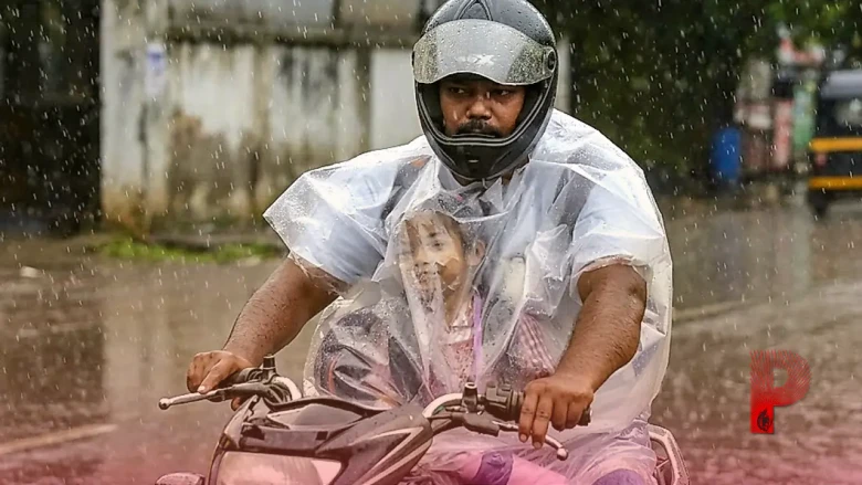 दिल्ली-एनसीआर में मूसलाधार बारिश का कहर, मौसम विभाग ने जारी किया रेड अलर्ट