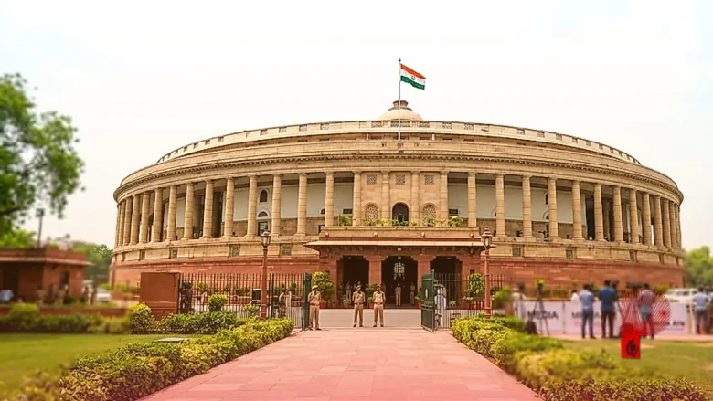 राहुल गांधी के खिलाफ विशेषाधिकार हनन का नोटिस, 'इडियट' और 'अंधभक्त' शब्द के इस्तेमाल पर घमासान