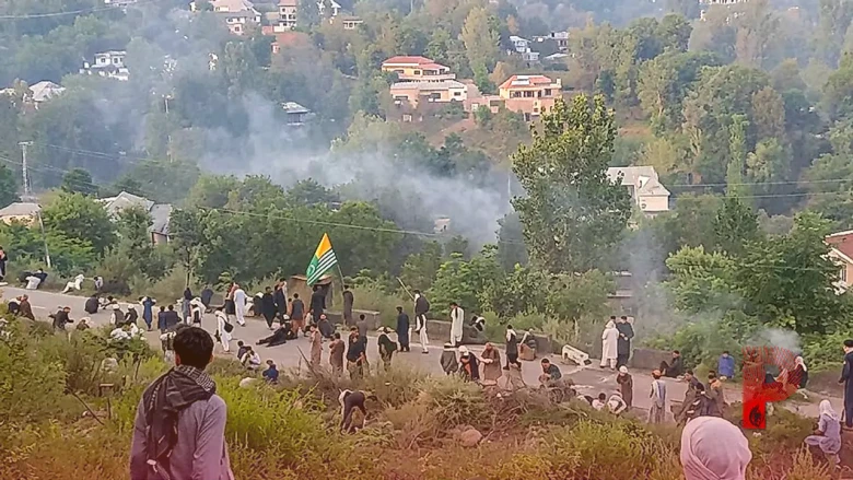 पीओके में पाकिस्तानी सेना का खूनी खेल, प्रदर्शनकारियों पर फायरिंग से 19 की मौत