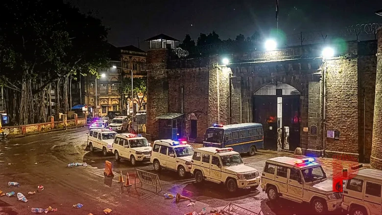 इमरान खान की अस्पताल से जेल वापसी, आधी रात को सुरक्षा घेरे में हुआ खेल?
