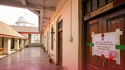 लखनऊ हाईकोर्ट परिसर का चौंकाने वाला मामला: वकील के चैंबर में चल रहा था मैरिज ब्यूरो, प्रशासन ने की सख्त कार्रवाई