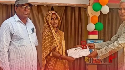 झुंझुनूं: तिरंगा मैन बनकर समाज को राह दिखा रहे रिटायर्ड पुलिस अधिकारी, कमाई का बड़ा हिस्सा लुटाया परोपकार में