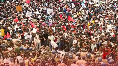पटना उपद्रव: 500 अज्ञात लोगों पर FIR और 40 हिरासत में, सोशल मीडिया इन्फ्लुएंसर्स पर भी प्रशासन की पैनी नजर