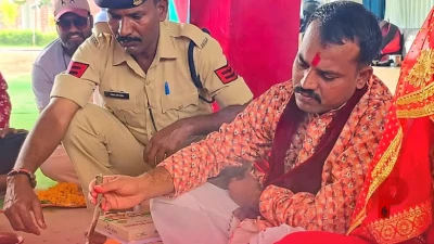 छत्तीसगढ़ में अनोखी शादी: जिस युवती ने दर्ज कराई थी FIR, जेल के अंदर उसी कैदी से रचाई शादी