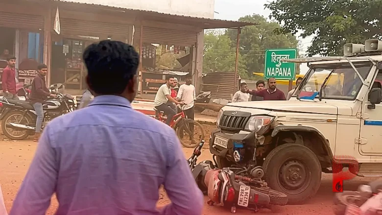 पन्ना में शराबी का आतंक: थाने से पुलिस की गाड़ी लेकर भागा, बाजार में मचाया उत्पात