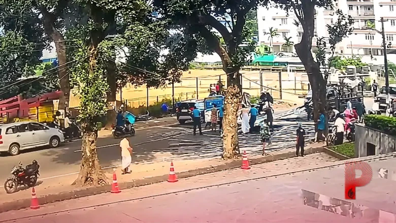त्रिशूर में रोंगटे खड़े कर देने वाला सड़क हादसा, सरिया के सीने में घुसने से बाइक सवार की मौत