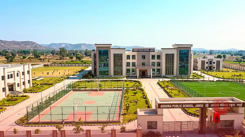 जमुई में शिक्षा का नया अध्याय: मसूरी के वुडस्टॉक स्कूल जैसी आधुनिक सुविधाओं से लैस है यह विद्यालय