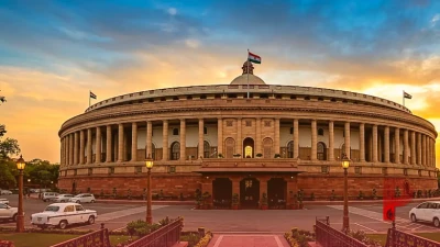 उद्धव ठाकरे को तगड़ा झटका: लोकसभा स्पीकर ने दी 6 बागी सांसदों को शिंदे गुट में शामिल होने की मंजूरी