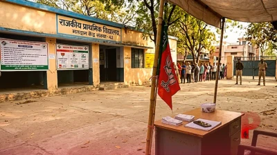 बूथ पर पर्ची बांट रहे थे नीरज कुमार सिन्हा, अचानक आया BJP का फोन और बदल गई पूरी तस्वीर