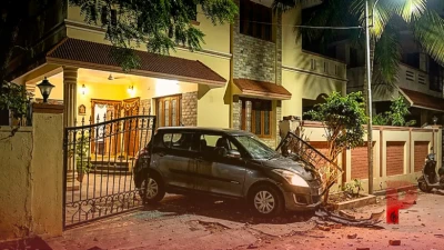 हैदराबाद में एक्टर धर्मा के घर में घुसी अनियंत्रित कार, शराब के नशे में धुत था चालक