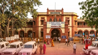 दतिया उपचुनाव: नरोत्तम मिश्रा ने मुख्यमंत्री मोहन यादव से की मुलाकात, गिले-शिकवे मिटाकर नामांकन में शामिल होने का किया एलान