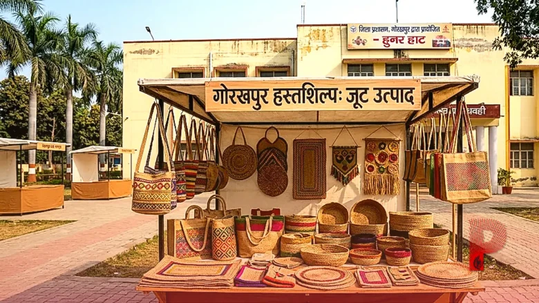 गोरखपुर की आराधना सामत ने घर से शुरू किया जूट का कारोबार, प्रशासनिक अधिकारियों को भा रहे हैं उत्पाद, हर महीने हो रही 50 हजार रुपये तक की कमाई