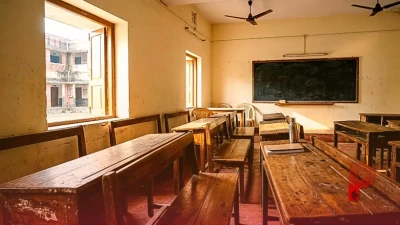 नितिन नवीन ने 30 साल बाद फिर पकड़ी स्कूल की राह, बेंच पर बैठकर याद किए बीते दिन