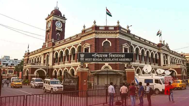ममता बनर्जी का सुवेंदु अधिकारी पर पलटवार, 'सड़क पर न निकलने देने' वाली टिप्पणी पर उठाए गंभीर सवाल