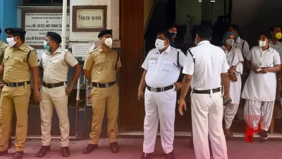 सोशल मीडिया पर आपत्तिजनक टिप्पणी पड़ी भारी: कोलकाता पुलिस के दो डिप्टी कमिश्नर सस्पेंड, जानें पूरा मामला