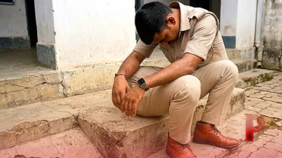 बिहार में शराबबंदी की खुली पोल: पटना में नशे में धुत मिला पुलिसकर्मी, वीडियो वायरल होने के बाद हुआ गिरफ्तार