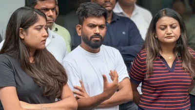 दिल्ली में फिर सड़क पर उतरेगी कॉकरोच जनता पार्टी, 5 सितंबर को विरोध मार्च का ऐलान