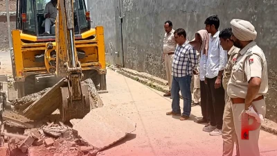 हनुमानगढ़ में हिस्ट्रीशीटर पर बड़ी कार्रवाई, 29 मामलों के आरोपी नशा तस्कर के अवैध निर्माण पर चला बुलडोजर
