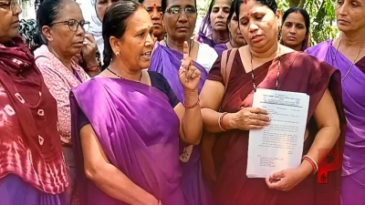 कर्ज के बोझ तले दबीं आशा-उषा कार्यकर्ता: 6000 रुपये के मानदेय में भी कटौती से नाराज, 14 जुलाई से काम बंद करने की चेतावनी