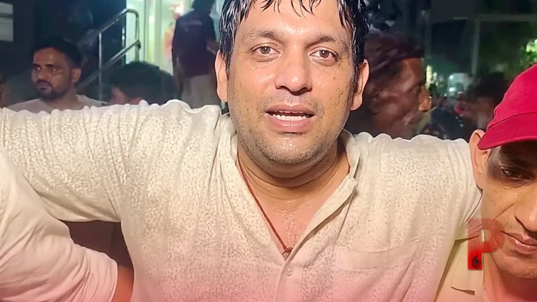 दिल्ली के मंगोलपुरी में पुरानी रंजिश के चलते खूनी खेल: 45 वर्षीय महेश की चाकू मारकर हत्या, भाई गंभीर रूप से घायल