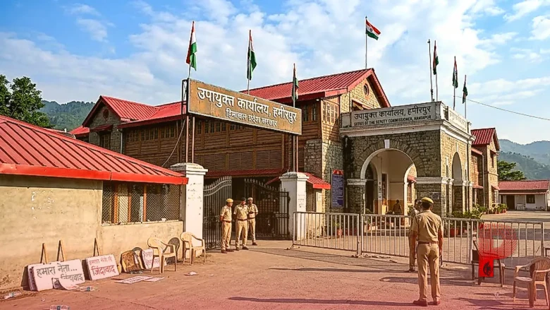 हमीरपुर में अनुराग ठाकुर ने अपने समर्थकों को दी नसीहत, मुख्यमंत्री पद के नारों पर जताई कड़ी आपत्ति