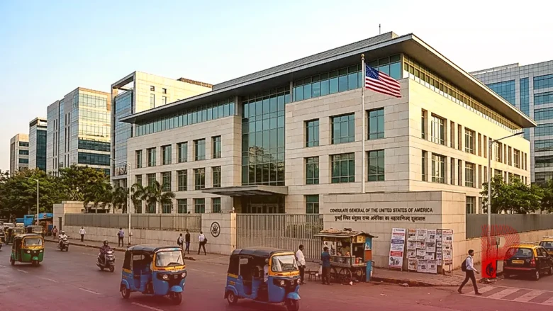 H-1B वीजा पर ट्रंप प्रशासन का बड़ा कदम, 1 लाख डॉलर से अधिक की फीस का प्रस्ताव, भारतीय पेशेवरों की बढ़ीं मुश्किलें