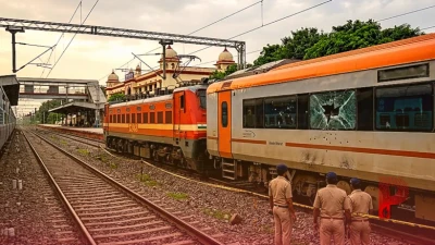 वंदे भारत एक्सप्रेस पर पथराव, यात्रा कर रही थीं उत्तर प्रदेश की राज्यपाल आनंदीबेन पटेल