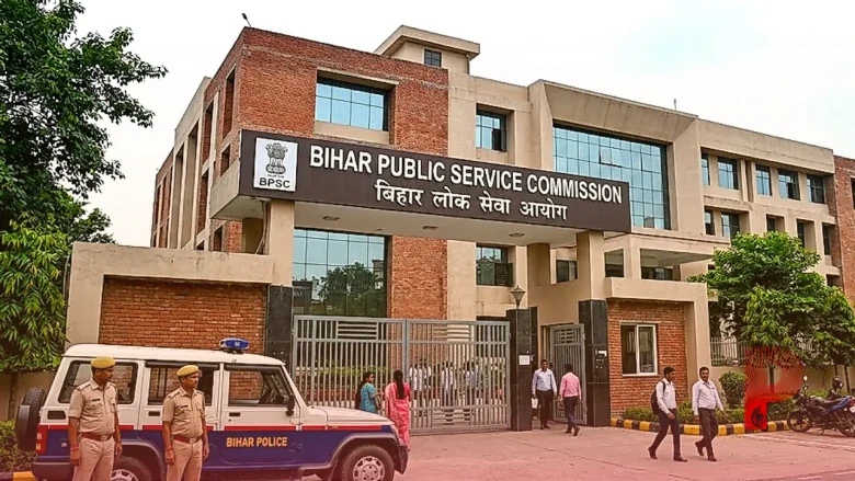 BPSC परीक्षा नियंत्रक राजेश कुमार सिंह सस्पेंड: छात्रों पर 'कुत्ता-हाथी' वाली टिप्पणी पड़ी भारी