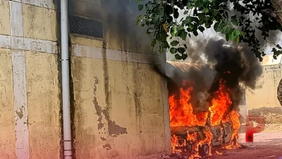 दौसा के लालसोट में पार्किंग में खड़ी कार बनी आग का गोला, धमाकों के साथ फैली दहशत