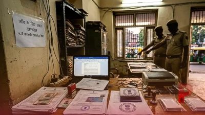 दिल्ली में फर्जी सरकारी दस्तावेजों का बड़ा खेल बेनकाब, पुलिस ने एक स्टिंग ऑपरेशन में दबोचा शातिर गिरोह
