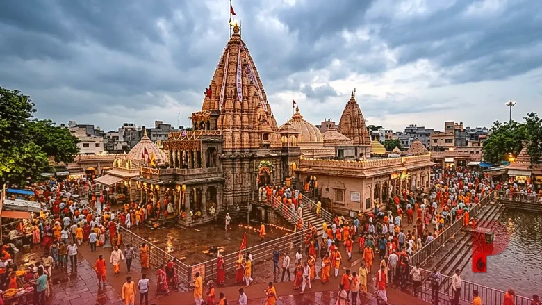 सावन में भक्तों के साथ महाकाल भी करते हैं उपवास, जानें उज्जैन के राजा की इस अनूठी परंपरा के बारे में