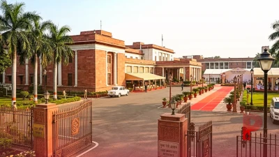 यूपी पहुंचे बीजेपी राष्ट्रीय अध्यक्ष नितिन नवीन, मुख्यमंत्री योगी आदित्यनाथ ने किया भव्य स्वागत; मिशन 2027 पर महामंथन शुरू