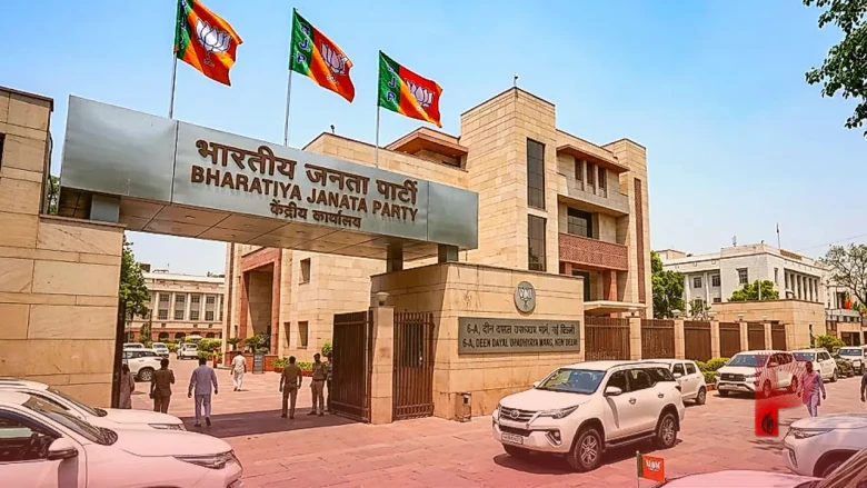 TMC को बड़ा झटका, सुष्मिता देव, सुखेंदु शेखर रॉय और प्रकाश चिक बड़ाइक ने थाम लिया BJP का दामन