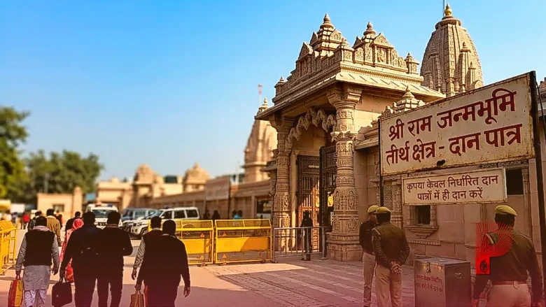 "चोर तो हर जगह होते हैं, उससे घर नहीं बदलता" - राम मंदिर दान चोरी मामले पर अयोध्या में खुलकर बोले अभिनेता अनुपम खेर