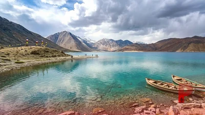 भारत की 5 ऐसी झीलें जहां पानी शीशे की तरह है साफ, इस मानसून बनाएं यहां घूमने का प्लान