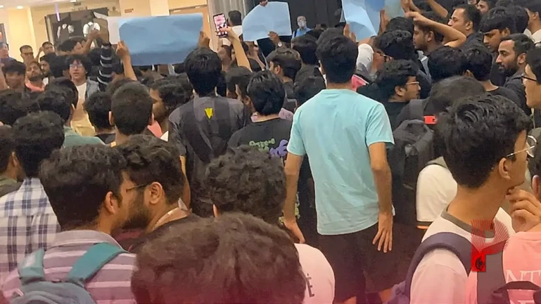 IIT दिल्ली में छात्र की मौत: खुदकुशी के लिए उकसाने का मामला दर्ज, प्रशासनिक खामियों को लेकर सड़क पर उतरे छात्र