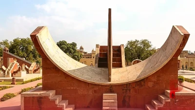 सूर्य का पूर्वाफाल्गुनी नक्षत्र में गोचर, इन 3 राशियों की बढ़ सकती हैं मुसीबतें