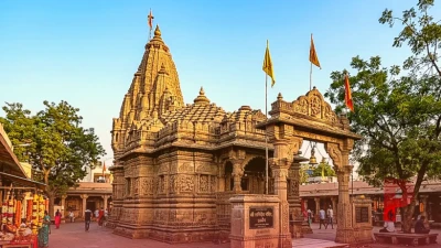 साल 2027 में शनि का दो बार गोचर: इन 3 राशियों की चमकेगी किस्मत, मिलेगा राजयोग जैसा सुख