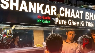 बीए पास विपिन की अनूठी चाट का ग्रेटर नोएडा में जलवा, बिना लहसुन-प्याज के स्वाद से जीते लोगों के दिल