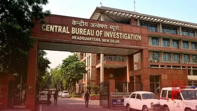 IIT से इंजीनियरिंग, फिर IPS बनकर देश के लिए जीता मेडल; अब 5,000 करोड़ रुपये के नकली दवा घोटाले में घिरे दीपक गहलावत को CBI ने किया गिरफ्तार