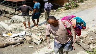 नेपाल में फिर मंडराया जलप्रलय का खतरा, वैज्ञानिकों ने दी चेतावनी