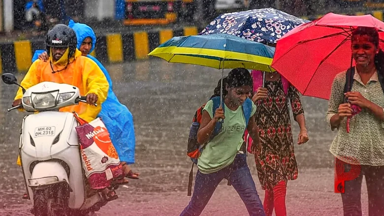 मौसम अपडेट: 83 किलोमीटर की रफ्तार से चलेगा बवंडर, 18 राज्यों में भारी बारिश का अलर्ट