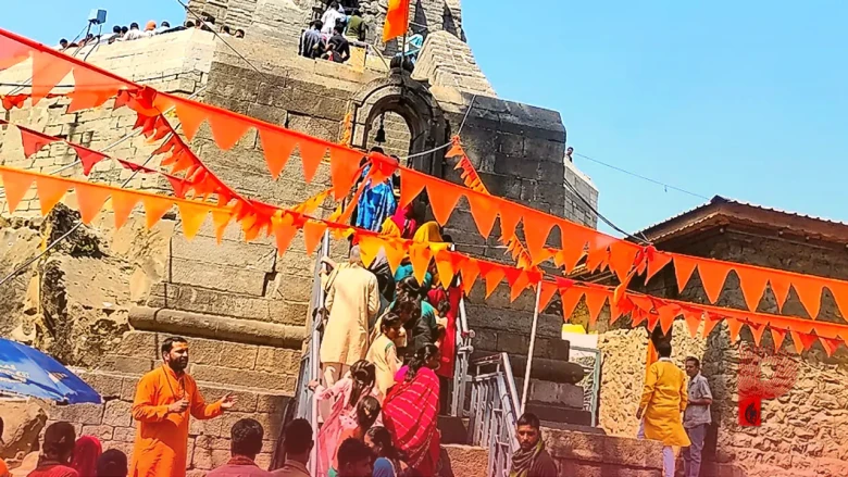 अमरनाथ यात्रा का हुआ भक्तिमय समापन, श्रीनगर के शंकराचार्य मंदिर में उमड़ा आस्था का जनसैलाब