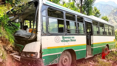 कुल्लू में रक्षाबंधन पर बड़ा बस हादसा, ब्रेक फेल होने से 60 से ज्यादा यात्रियों की जान पर बनी