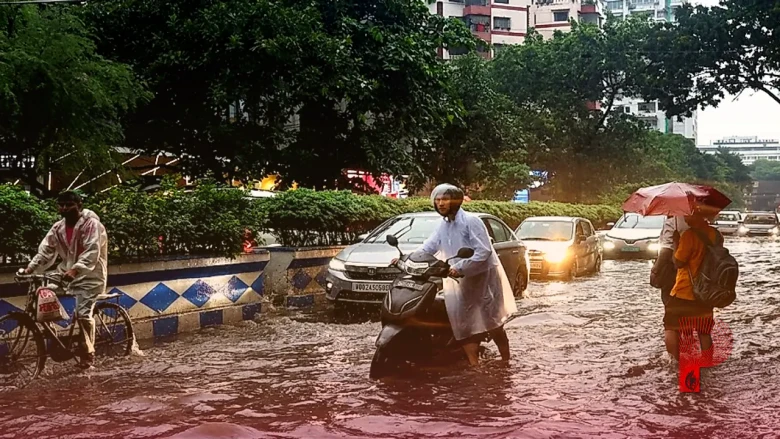 मौसम का महा-अलर्ट: हिमालयी क्षेत्रों में उथल-पुथल के साथ बंगाल की खाड़ी में बना चक्रवात, इन राज्यों में भारी बारिश की चेतावनी