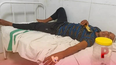 सांप के काटने के बाद युवक ने किया कुछ ऐसा, अस्पताल में मौजूद डॉक्टर और मरीज भी रह गए दंग