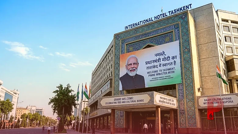 ताशकंद में प्रधानमंत्री नरेंद्र मोदी का हुआ भव्य स्वागत, भारतीय प्रवासियों ने बांधी राखी